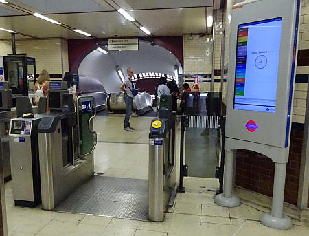 Baker street elevators to Jubilee line 