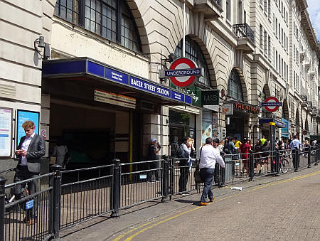 Baker street station - do not enter with a wheelchair