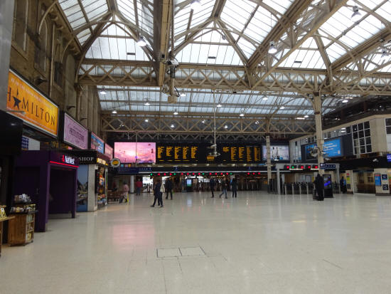 Charing Cross Railway main line station - ALL accessible areas in March 2020