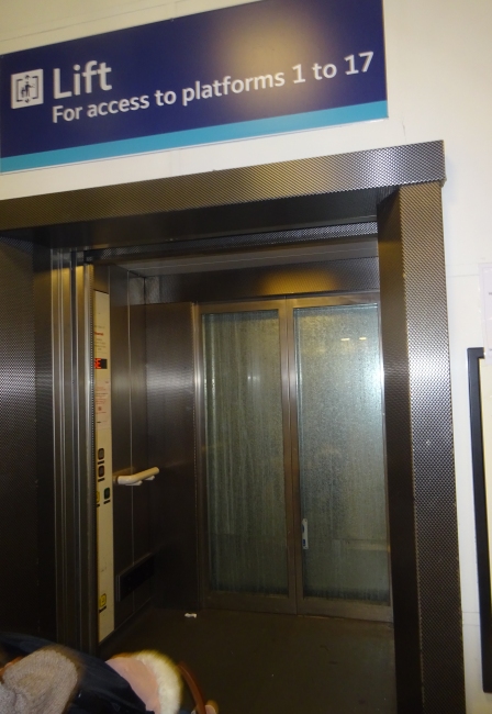 Clapham Junction station Lift -  in October 2021