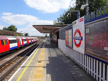 Queensberry Station platform