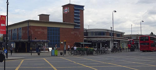 Turnpike Lane station