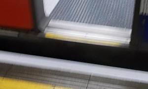 Warren street step from platform - June 2019